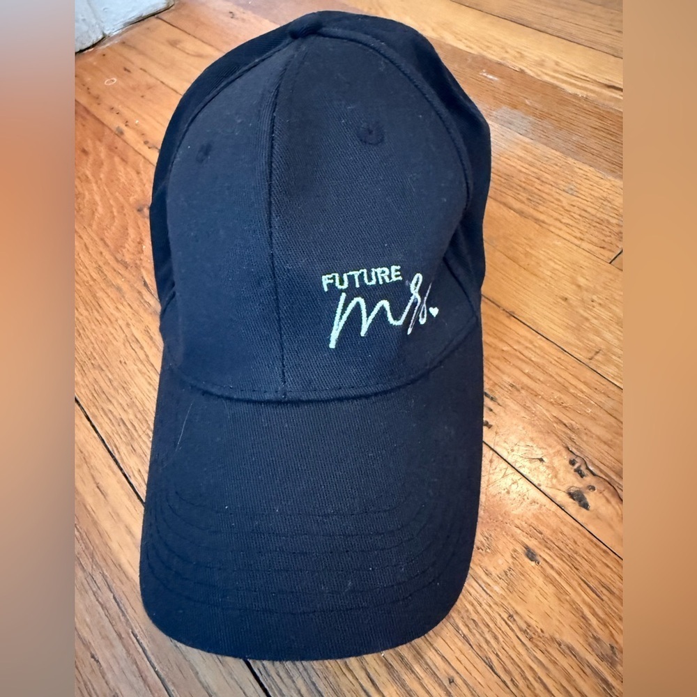 Future Mrs. Black Hat - Picture 1 of 4